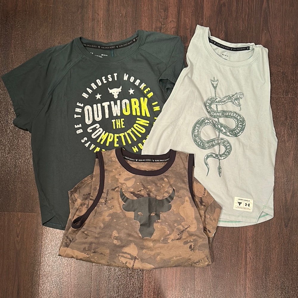 Under Armour Women Graphic Tee and Tanks - Green
